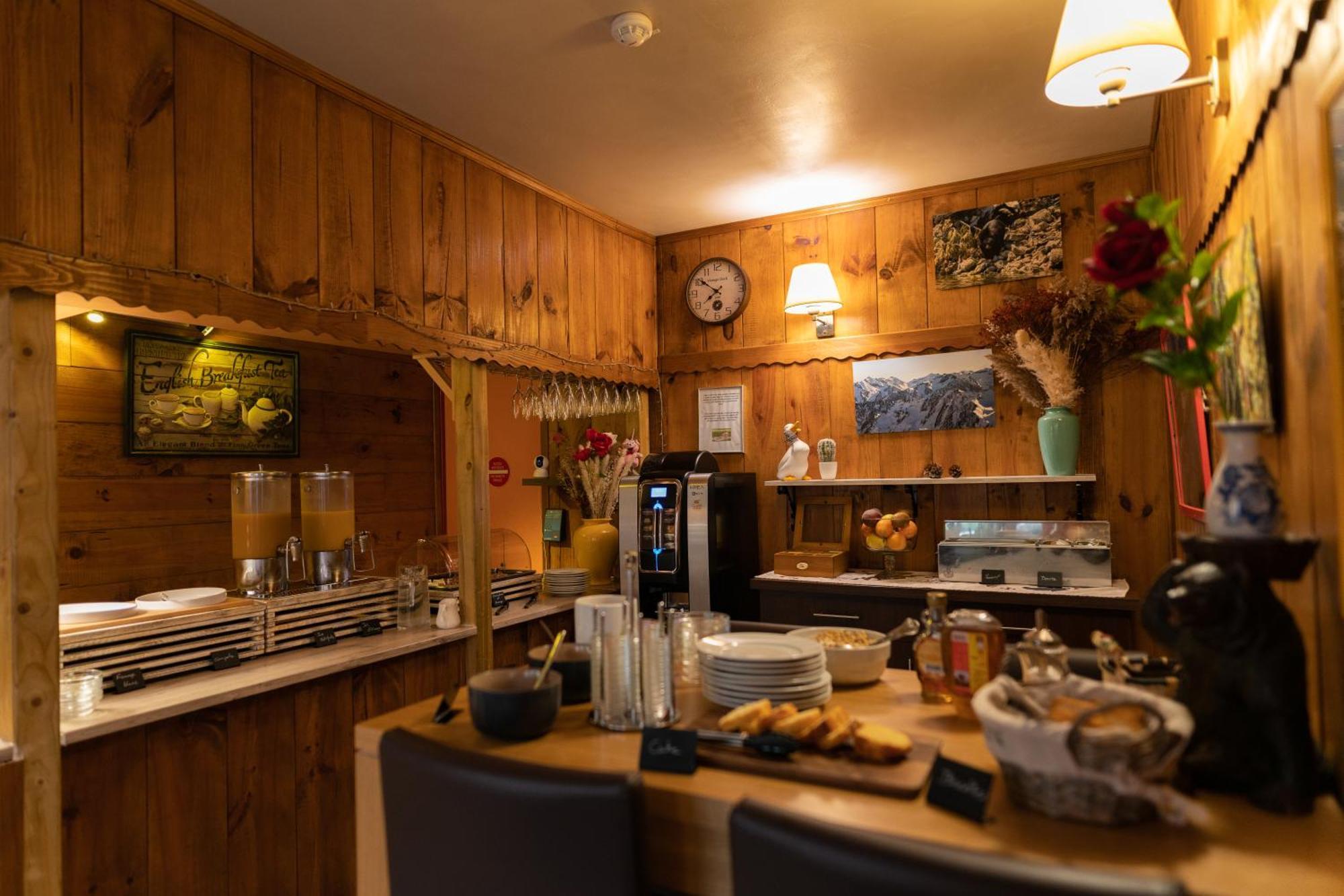 Hotel Quin Te Va Cauterets Eksteriør bilde