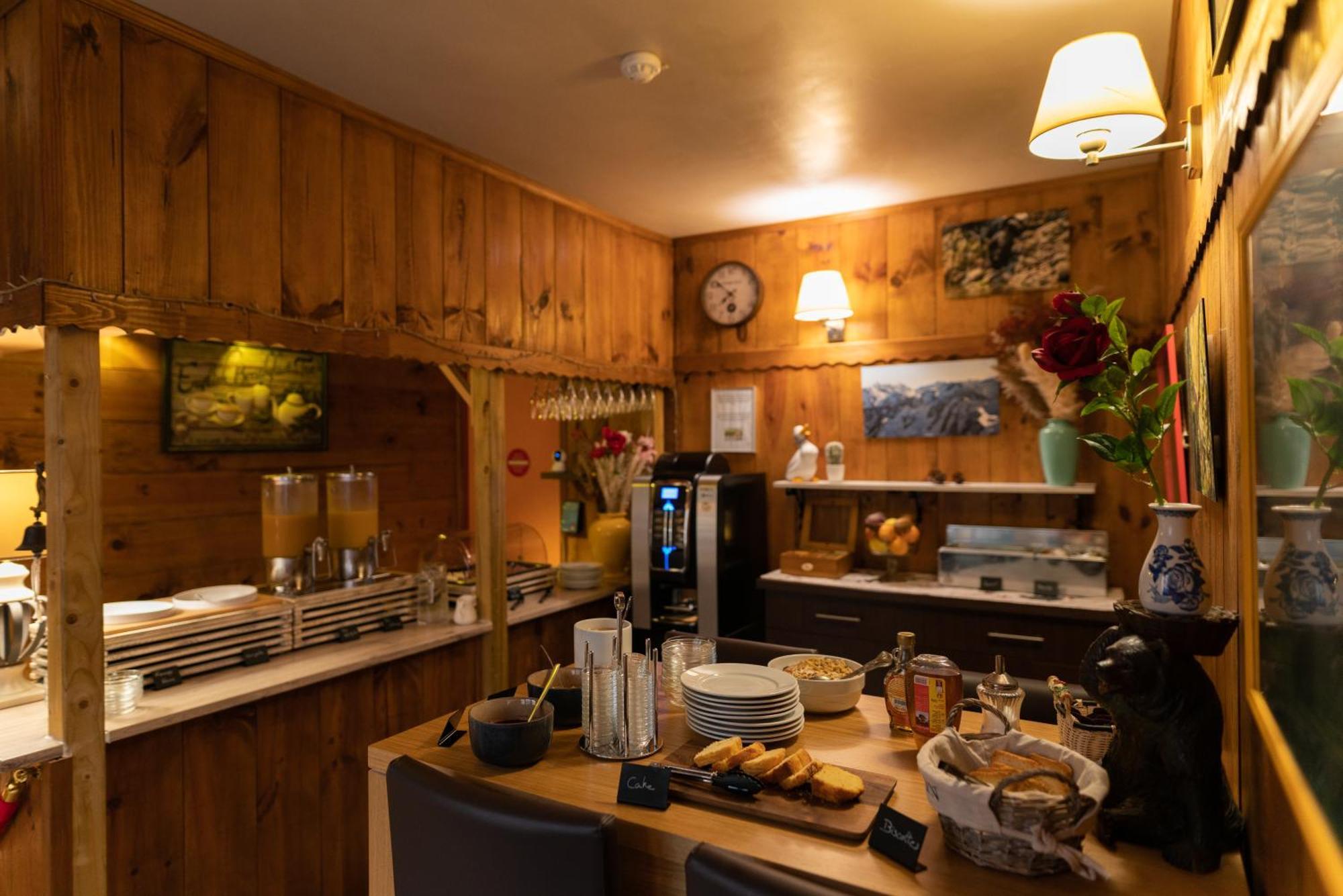 Hotel Quin Te Va Cauterets Eksteriør bilde