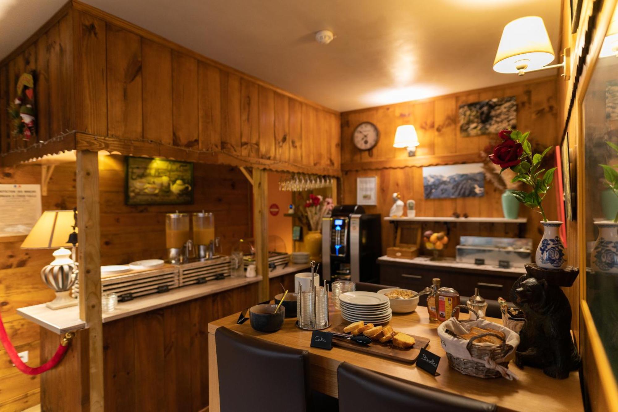 Hotel Quin Te Va Cauterets Eksteriør bilde